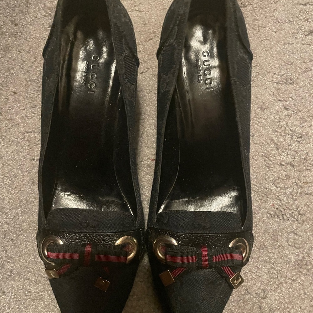 Gucci size 38 peep toe black heels